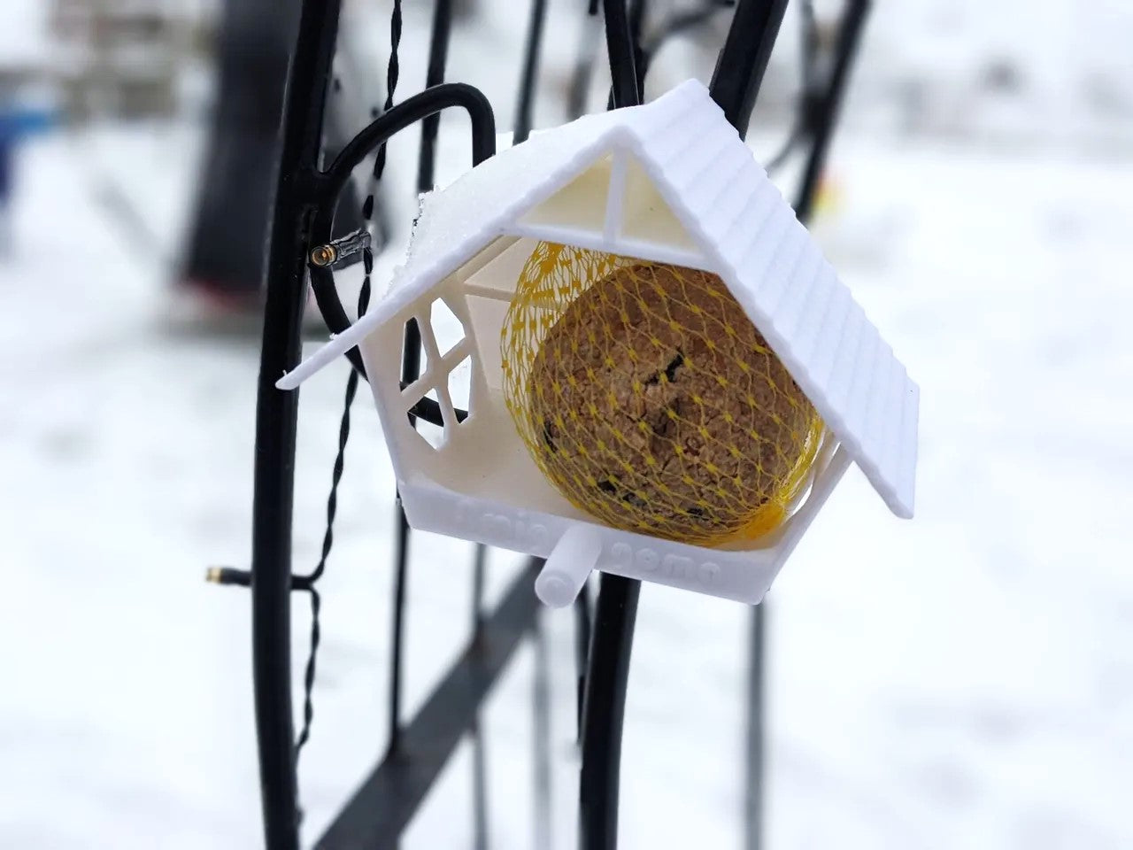 House-Shaped Bird Feeder - Durable Plastic Feeder for Outdoor Birds