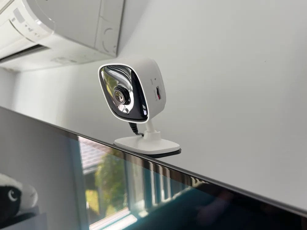 Wall & TV Mount for Tapo Security Cameras – For Living Room Setup Behind TV