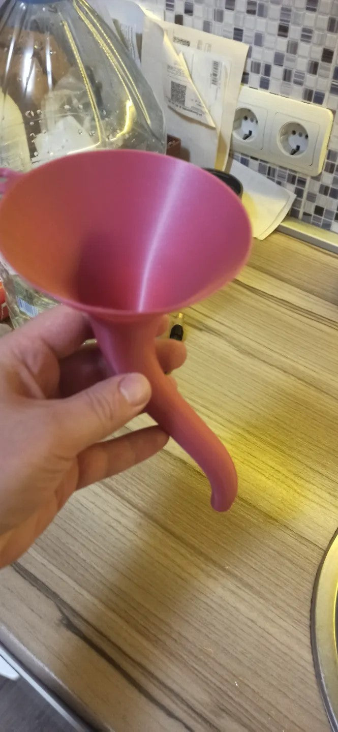 Curved Funnel for Filling Oil into a Motorcycle – Flexible, Easy-Pour Funnel