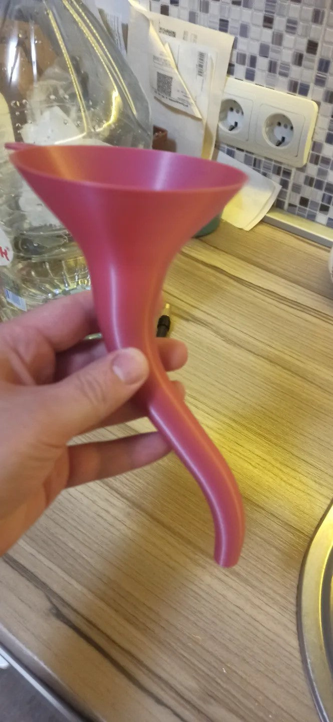 Curved Funnel for Filling Oil into a Motorcycle – Flexible, Easy-Pour Funnel