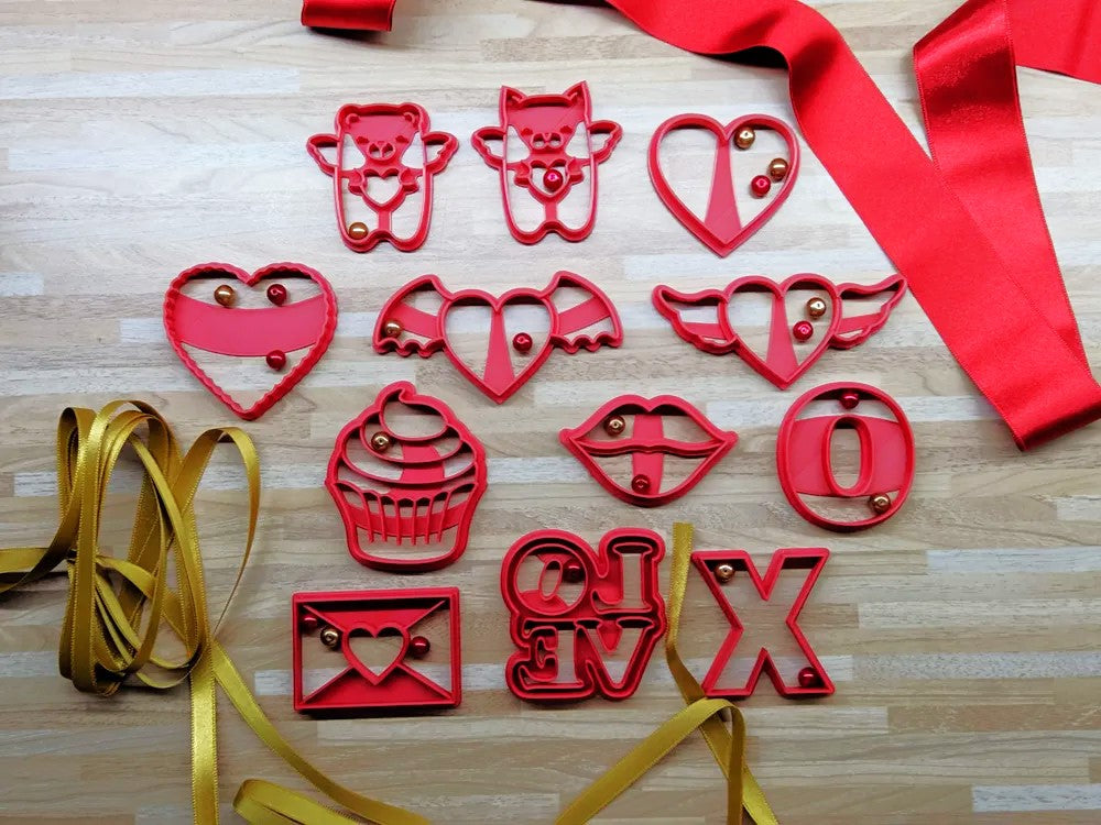 Valentine's Day Cookie Cutter Set – 12 Pcs Heart & Love-Themed Shapes for Baking