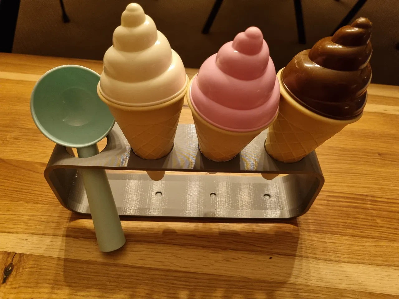 Ice Cone Holder - 4 Holes Plastic Ice Cream Cone Holder Display Stand