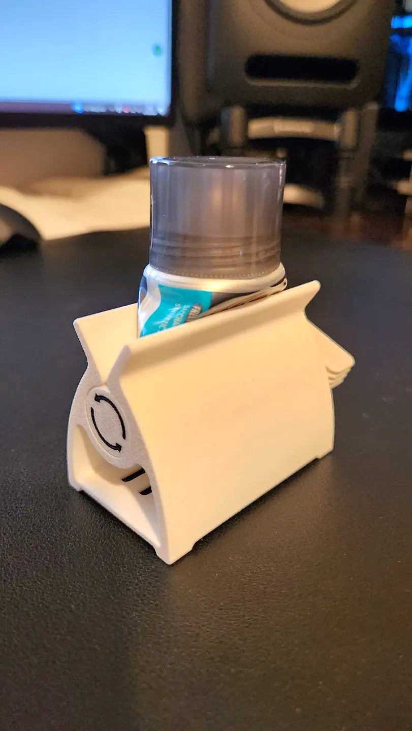 Toothpaste Squeezer – Easy Roller Tube Dispenser for Bathroom Use (Plastic)
