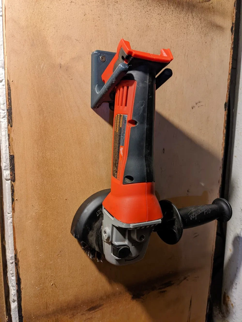 Milwaukee M18 Grinder Mount – Secure Wall Holder for M18 Cordless Angle Grinder