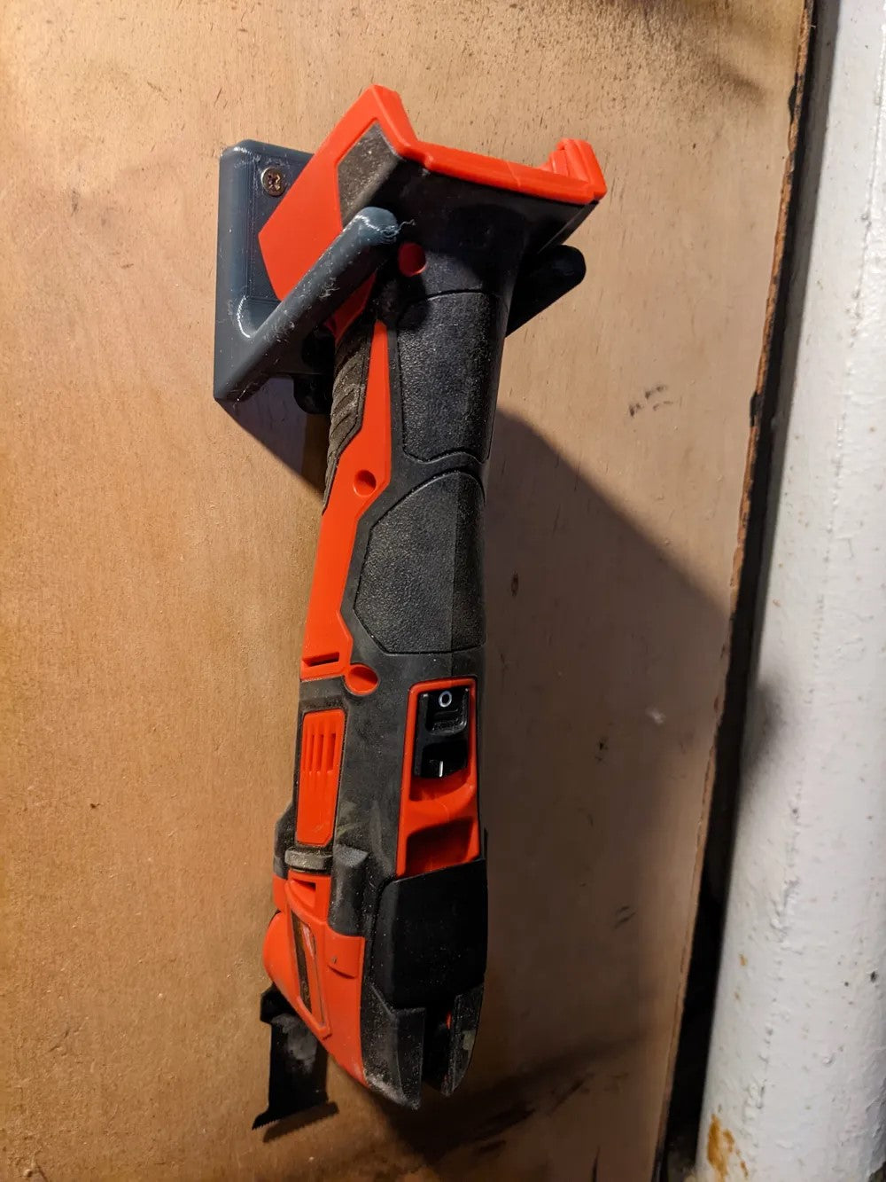 Milwaukee M18 Grinder Mount – Secure Wall Holder for M18 Cordless Angle Grinder