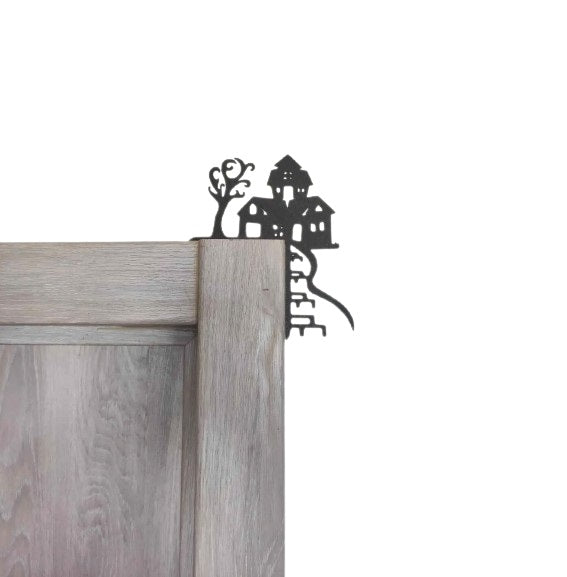 Halloween Door Corner - House Themed Plastic Decoration for Halloween