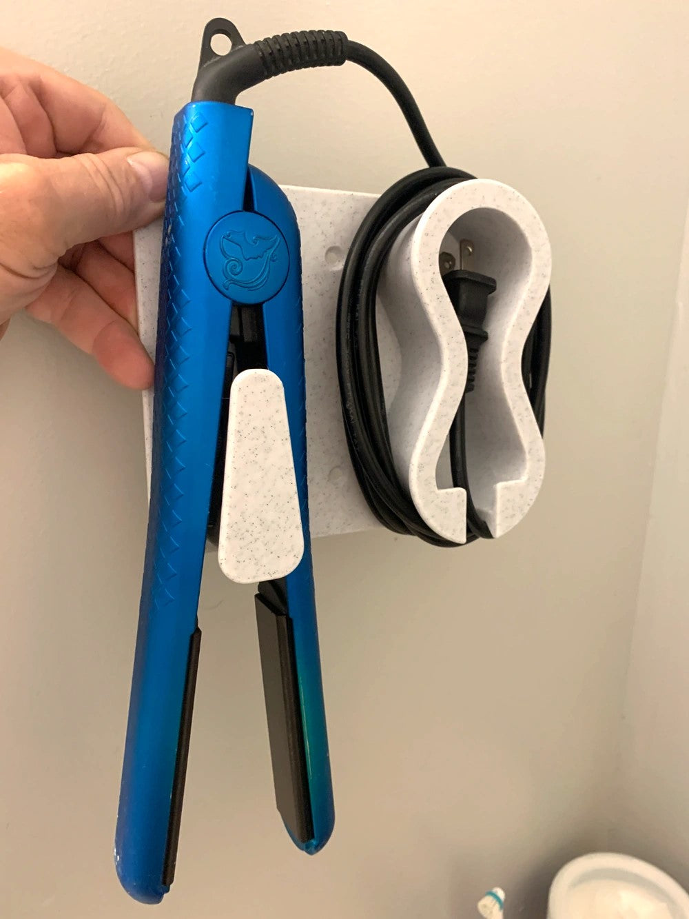 Hair Straightener Wall Mount - Plastic Holder for Safe and Convenient Storage