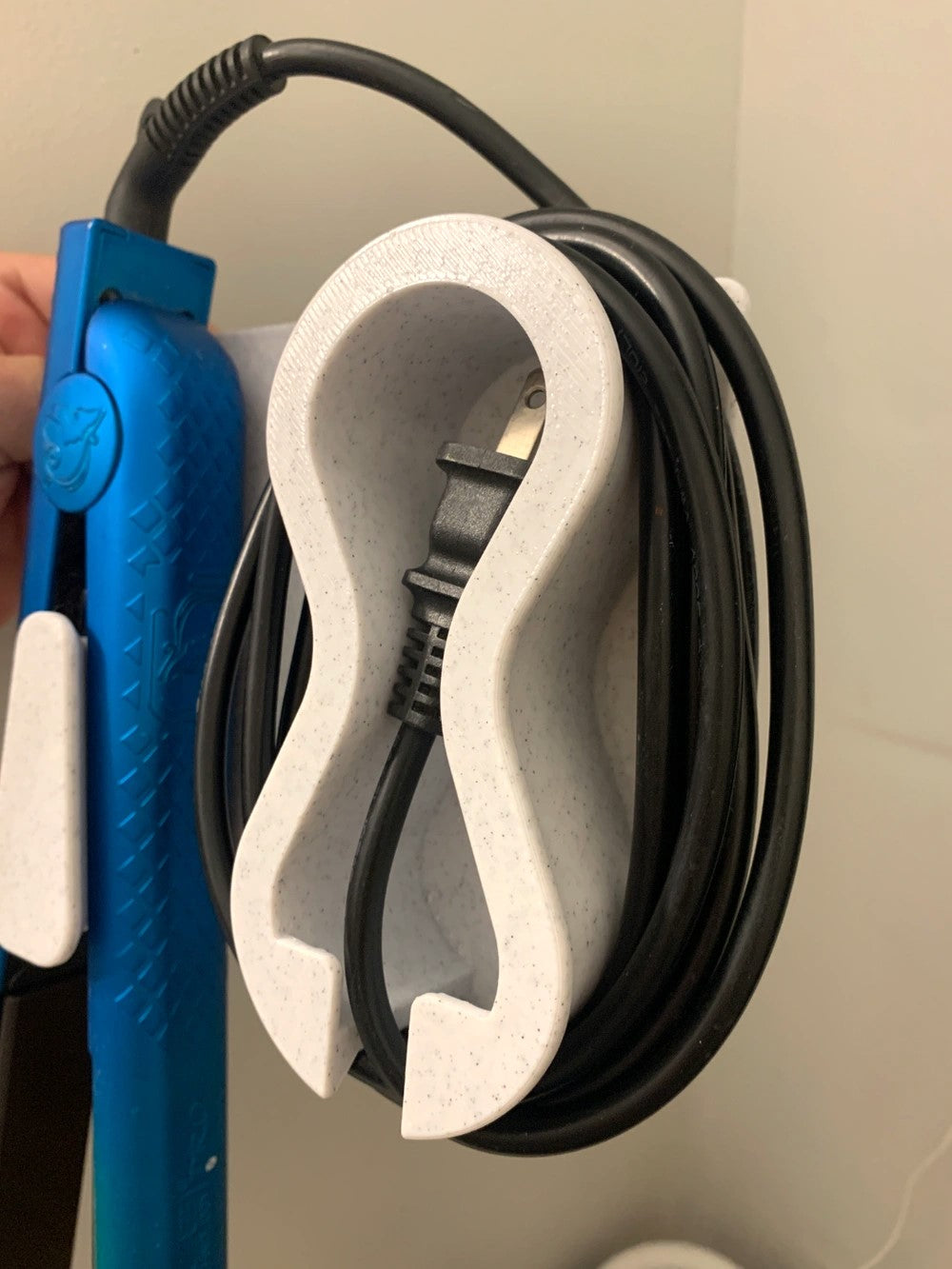 Hair Straightener Wall Mount - Plastic Holder for Safe and Convenient Storage