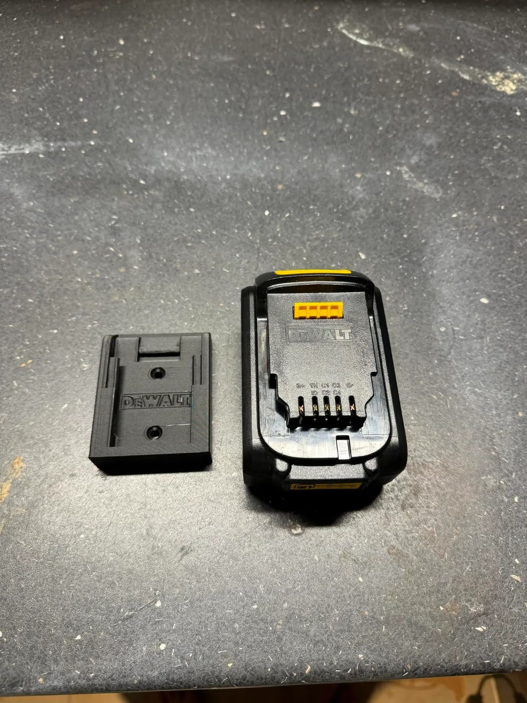 DeWalt Battery Holder (18V, 20V) – Secure Wall Mount Storage - Wall Mounted