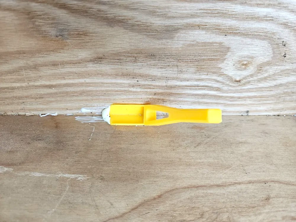 Corner Glue Scraper - Durable Plastic Tool for Precise Glue Removal