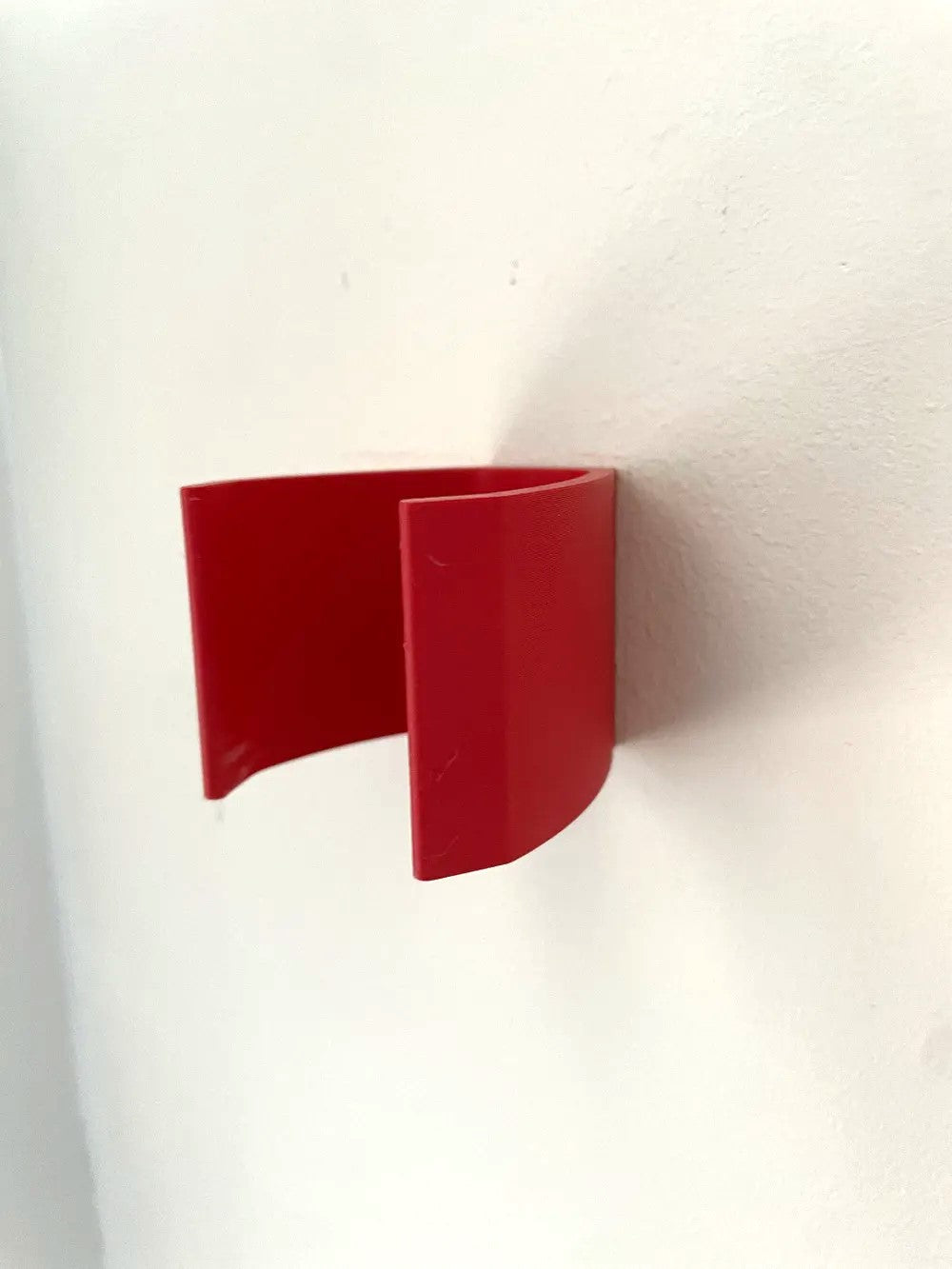 Cordless Shark Vac Wall Mount Stand and Clip – Convenient and Space-Saving Storage