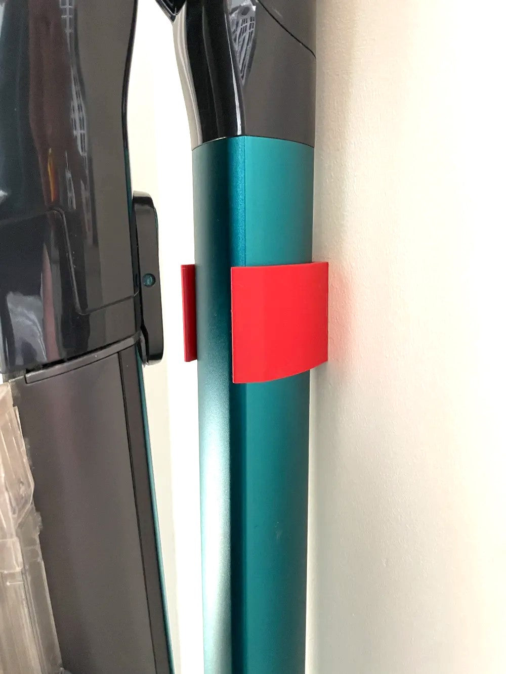 Cordless Shark Vac Wall Mount Stand and Clip – Convenient and Space-Saving Storage