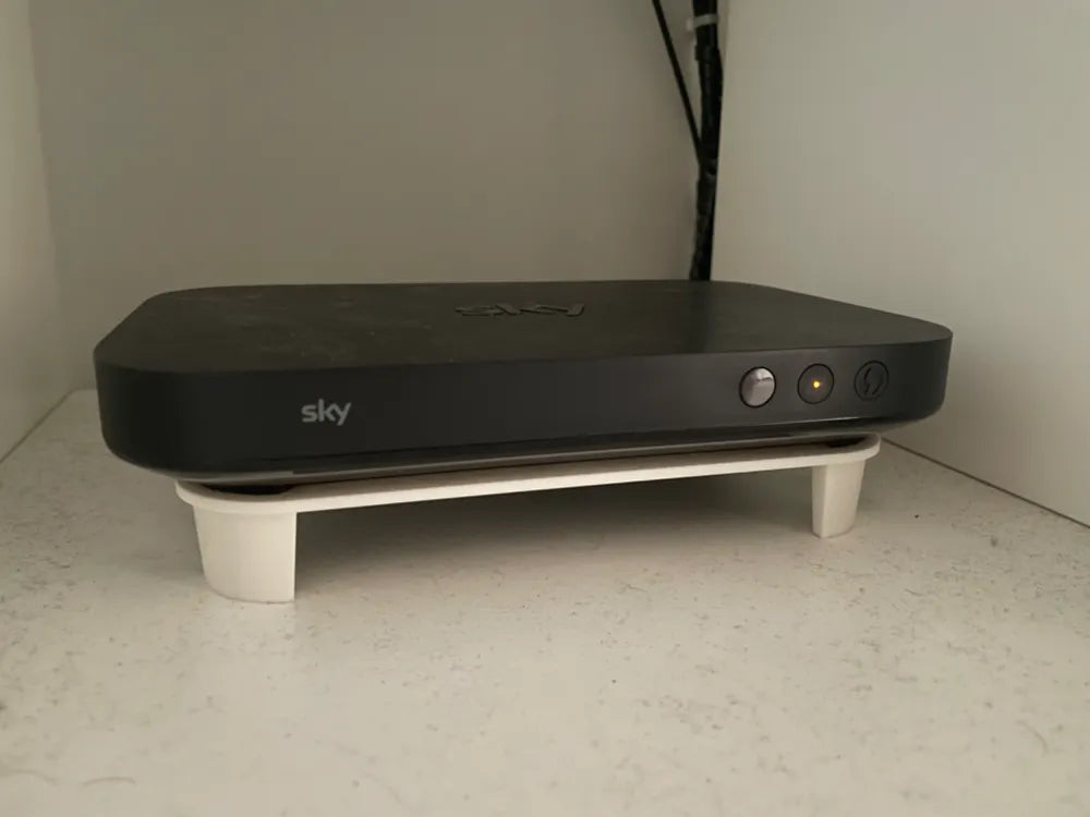Sky Q Mini Box Stand – Sleek Vertical Holder for Enhanced Ventilation