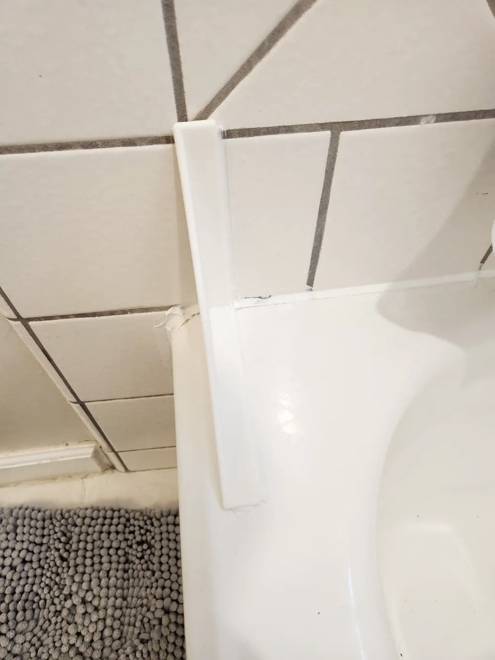 Bathtub Splash Guard - Durable Plastic Water Barrier for a Dry Bathroom