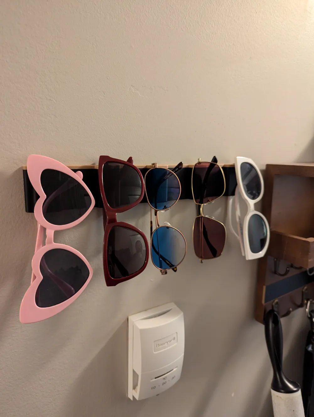 Glasses Wall Holder – Secure Eyewear Storage Rack for Home, Office, or Garage