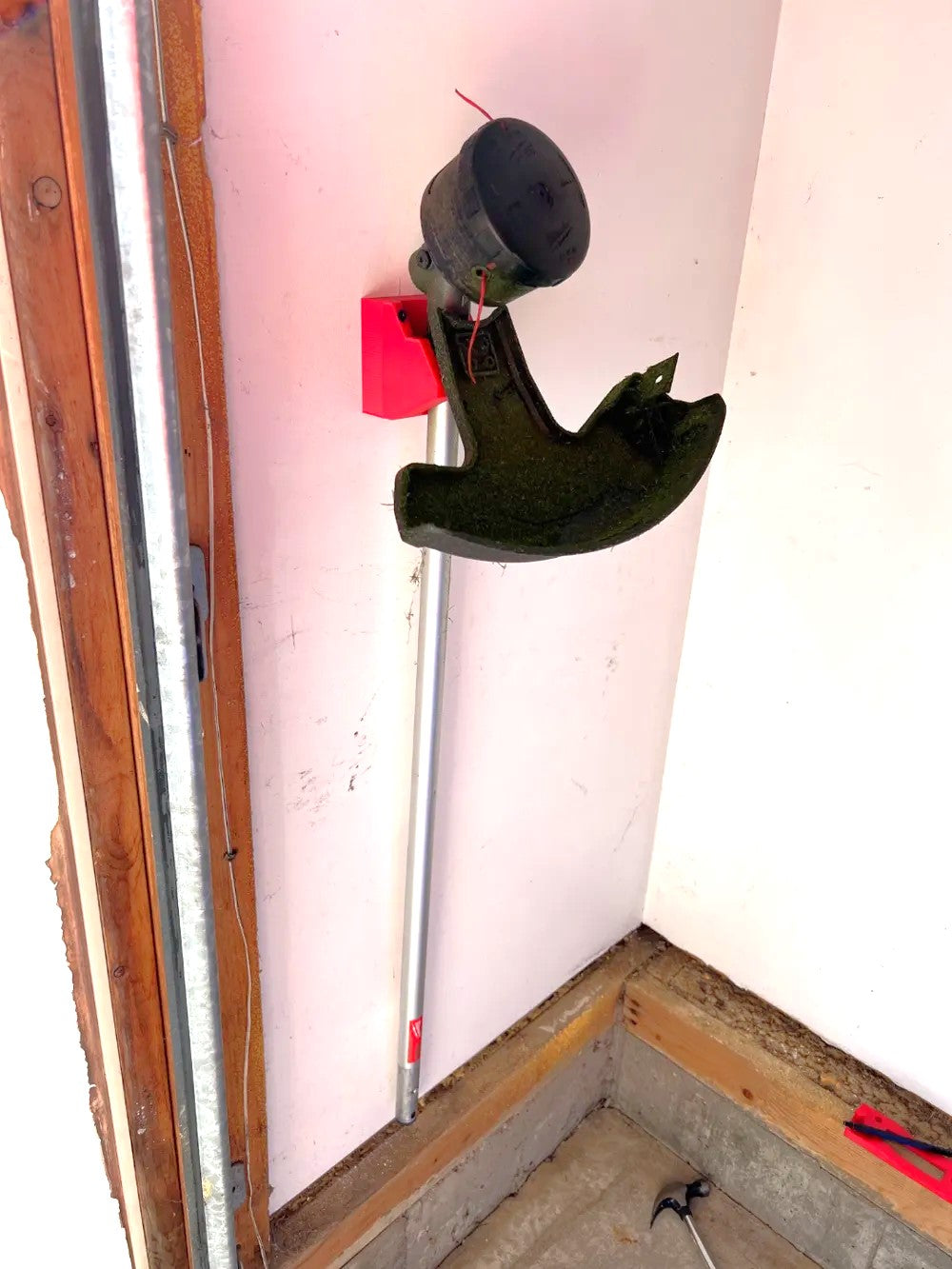 Milwaukee String Trimmer Mount Spacer – Secure & Sturdy Storage Solution