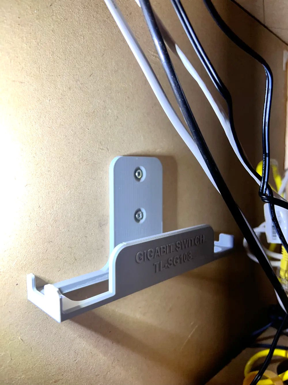 TP-Link GS108 Network Wall Mount – Plastic Bracket for Secure and Efficient