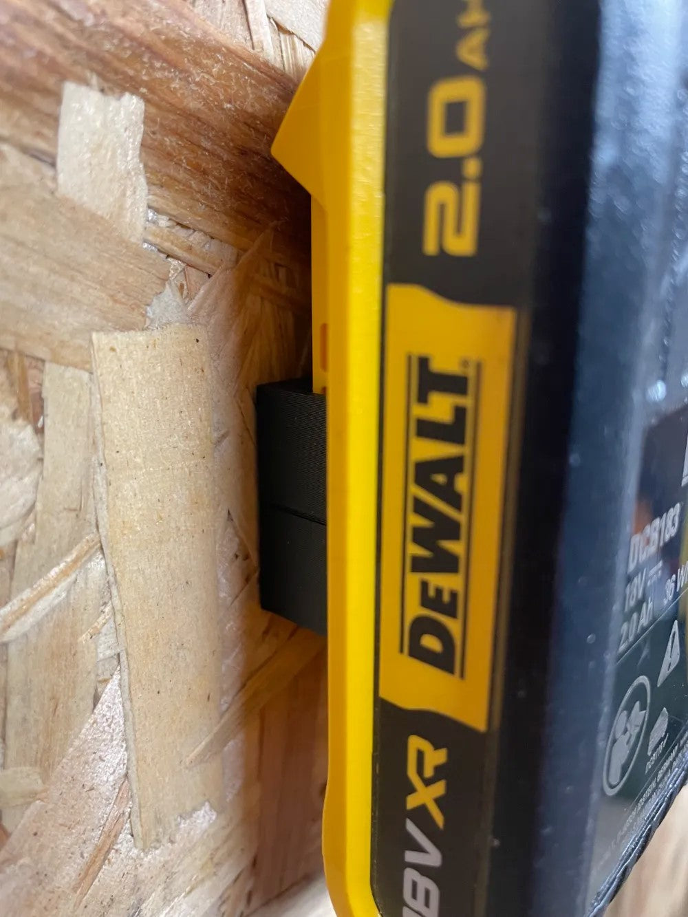 DeWalt 18V Battery Holder –Wall Mount Storage Rack for DeWalt Power Tool Battery