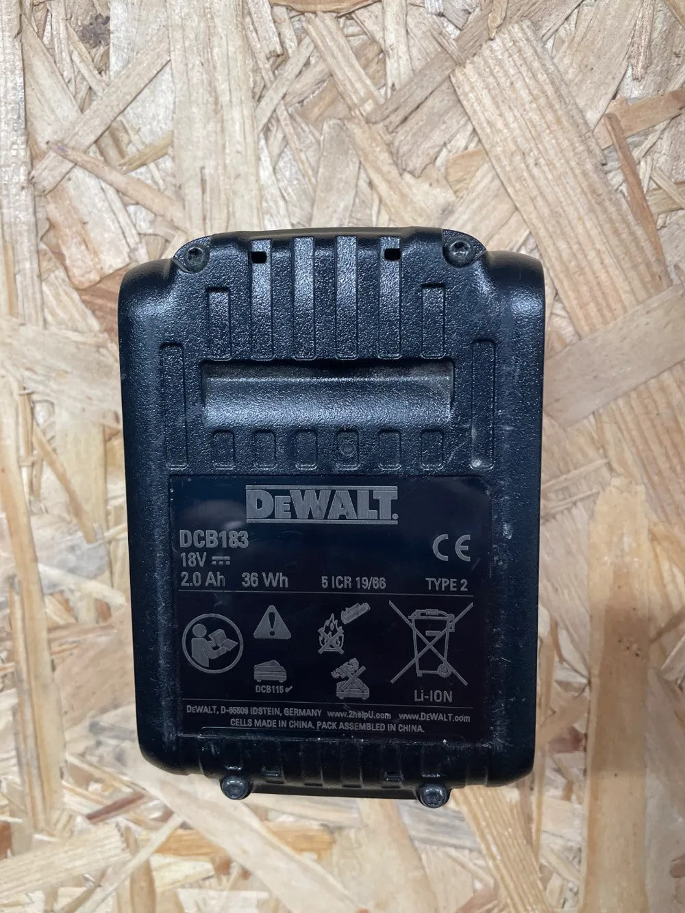 DeWalt 18V Battery Holder –Wall Mount Storage Rack for DeWalt Power Tool Battery