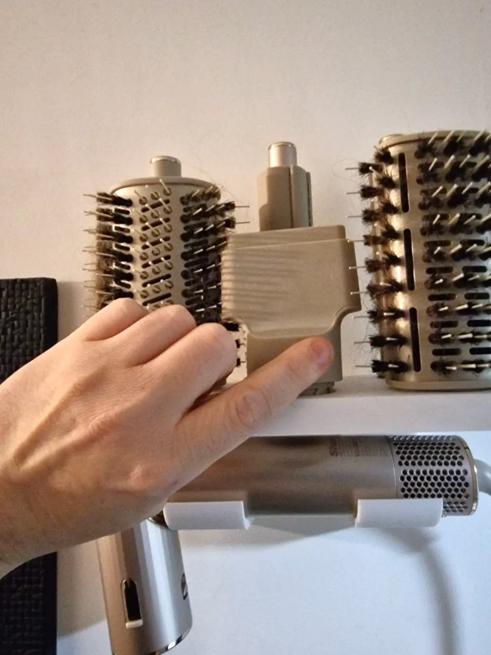 Shark FlexStyle Wall Stand – Premium Wall-Mounted for Hair Dryer & Attachments