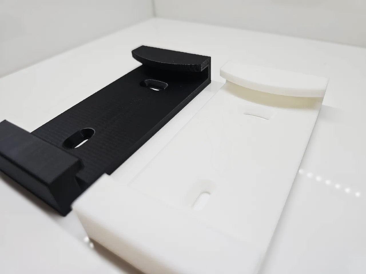 HY300 Wall-Mounted Holder Projector Holder-Plastic Wall-Mounted Projector Clip