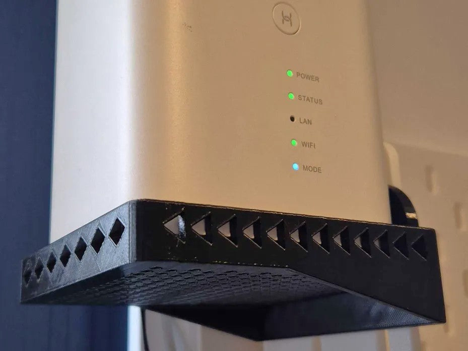 Huawei 4G Router Mount – Compatible with Skadis Pegboard System