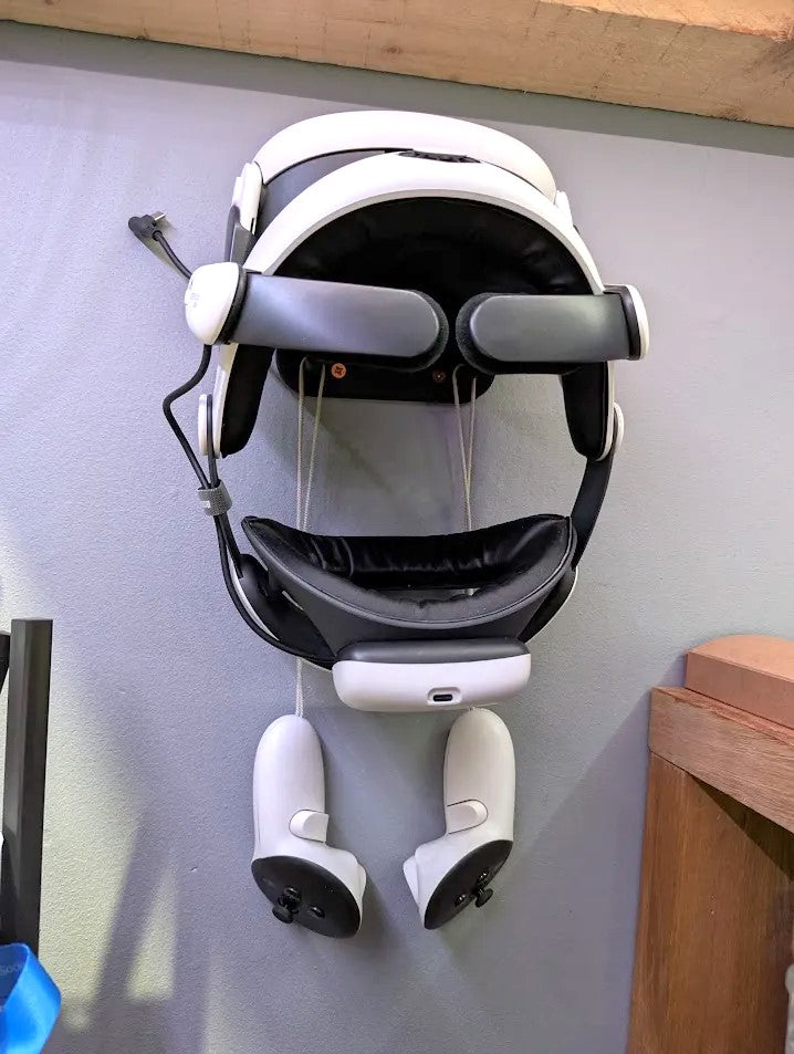Oculus Meta Quest 2 and 3 Wall Mount – Space-Saving Wall Holder for VR Headsets