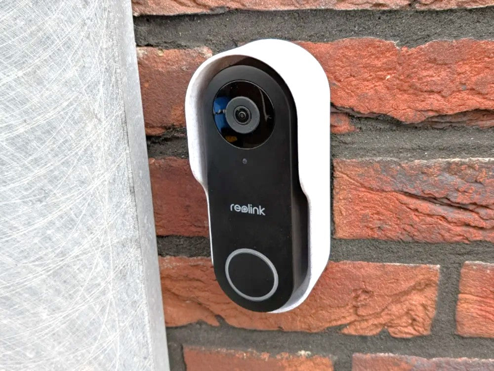 Reolink Doorbell PoE Wall Mount 15° with Roof – Durable Plastic Bracket
