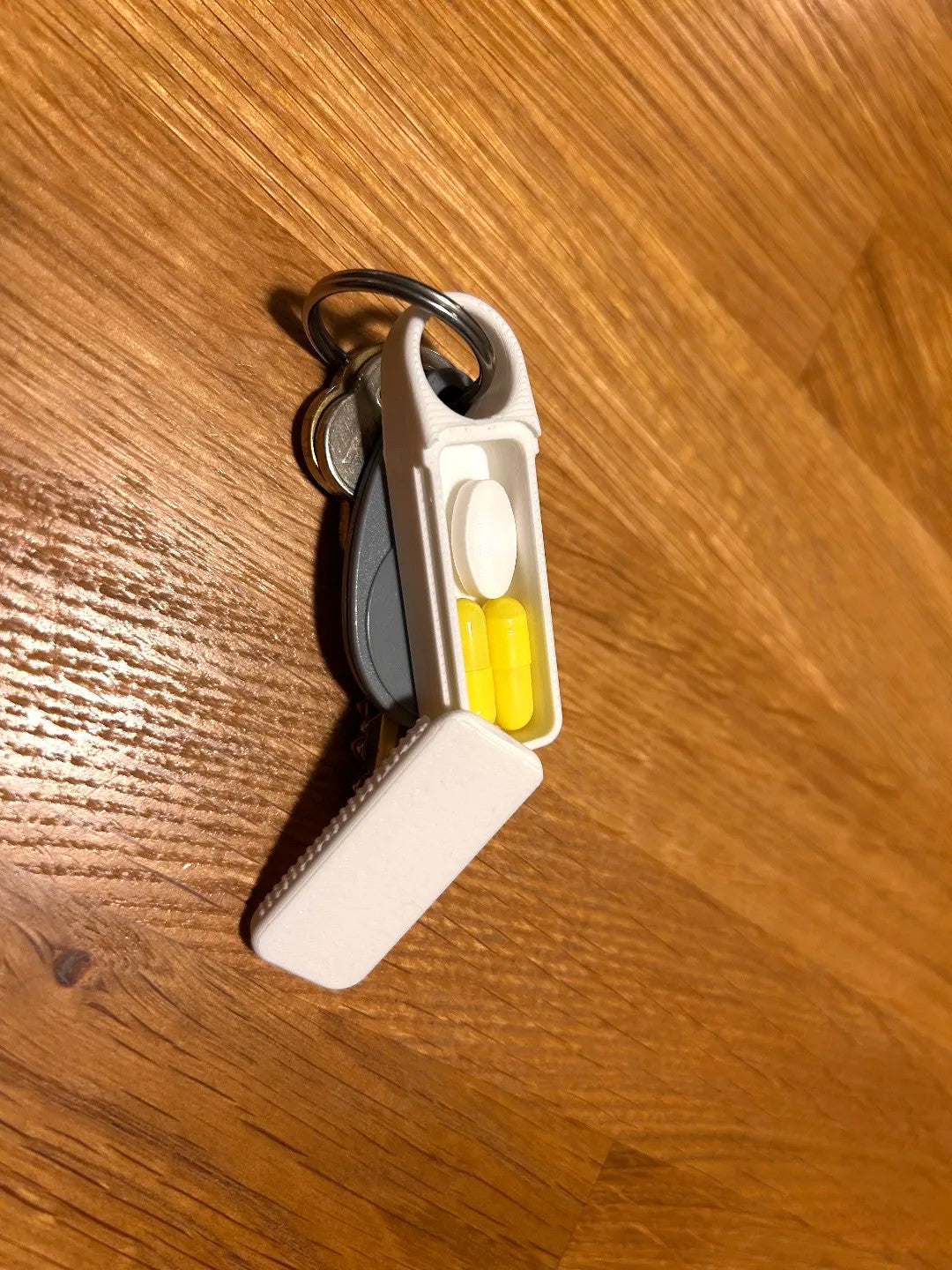 Keychain Pill Box – Compact, Portable Medicine Holder for On-the-Go Convenience