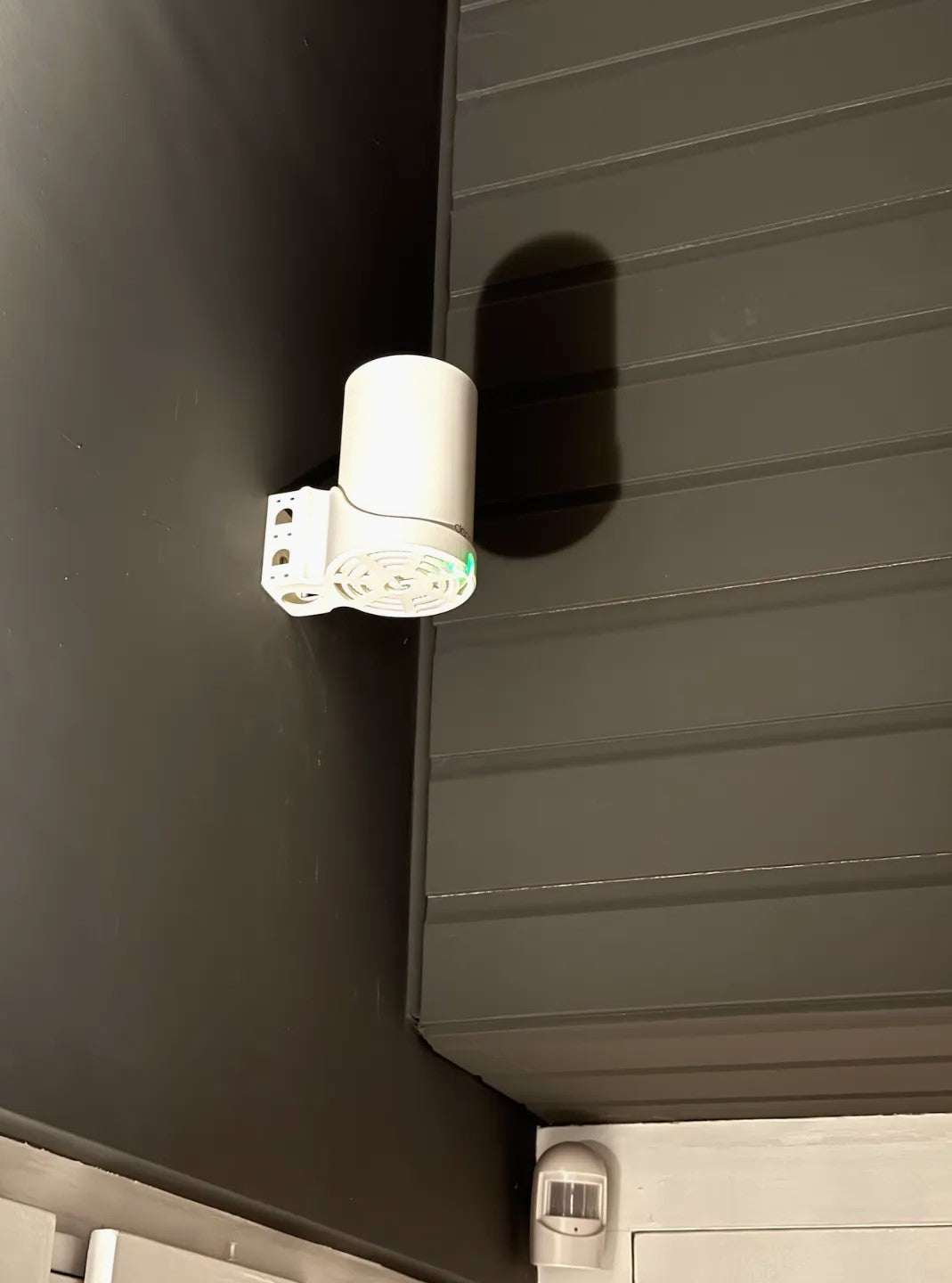 TP-Link Deco XE75 Wall Mount – Plastic Bracket for Secure and Organizing