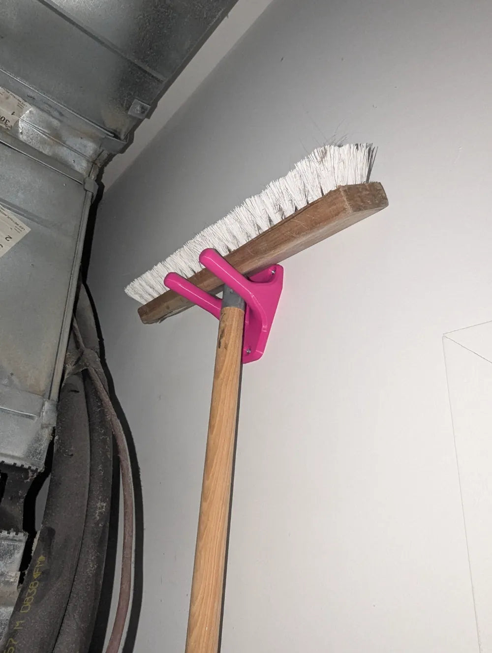 Wall-Mounted Broom/Tool Rack – Customizable Holder for Garage & Utility Spaces