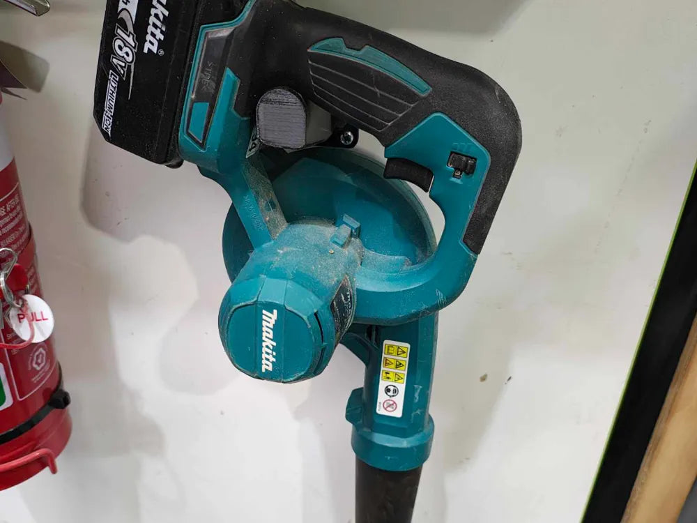 Makita Blower Wall Mount Holder – Durable Storage Rack for Garage or Workshop