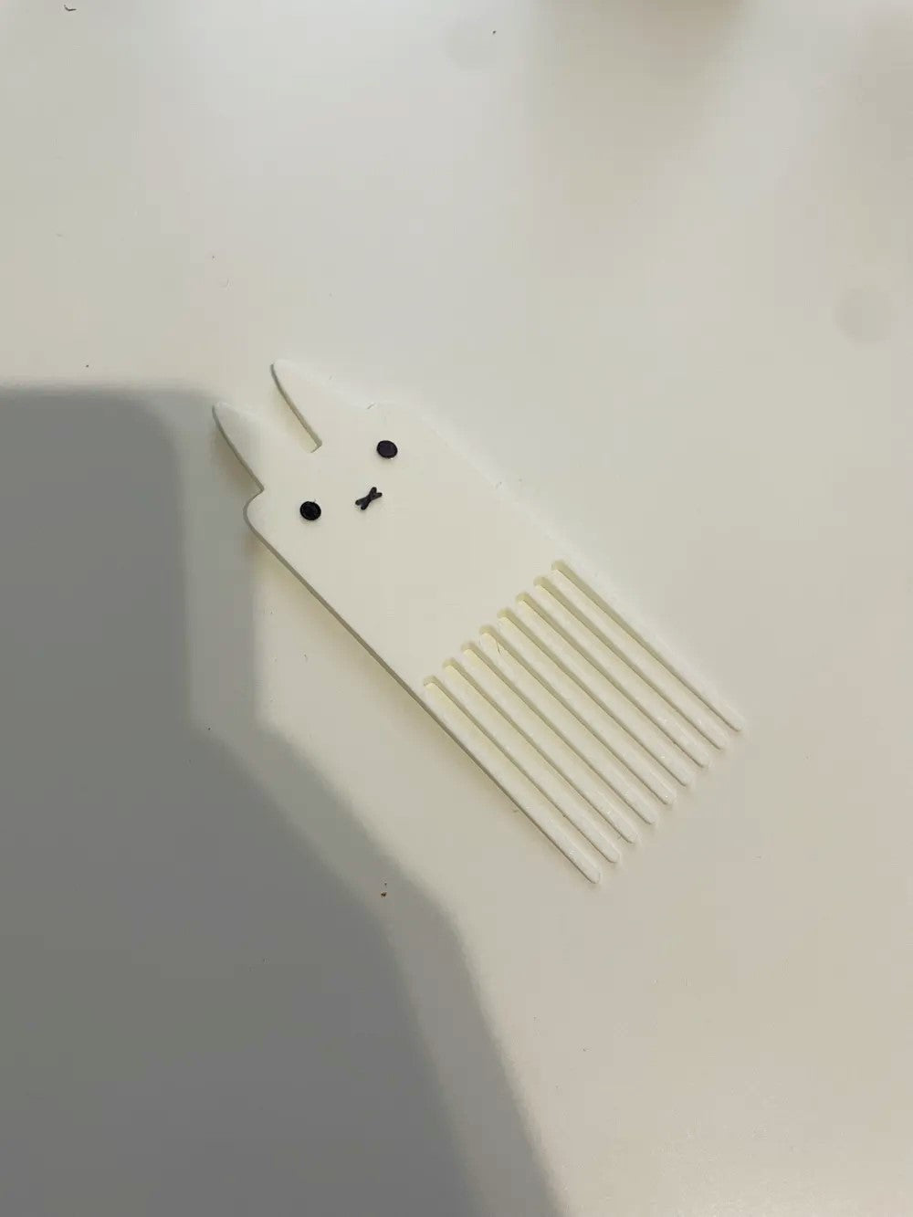 Miffy Hairbrush Cleaner – Cute Bunny Hairbrush Cleaner for Easy Maintenance