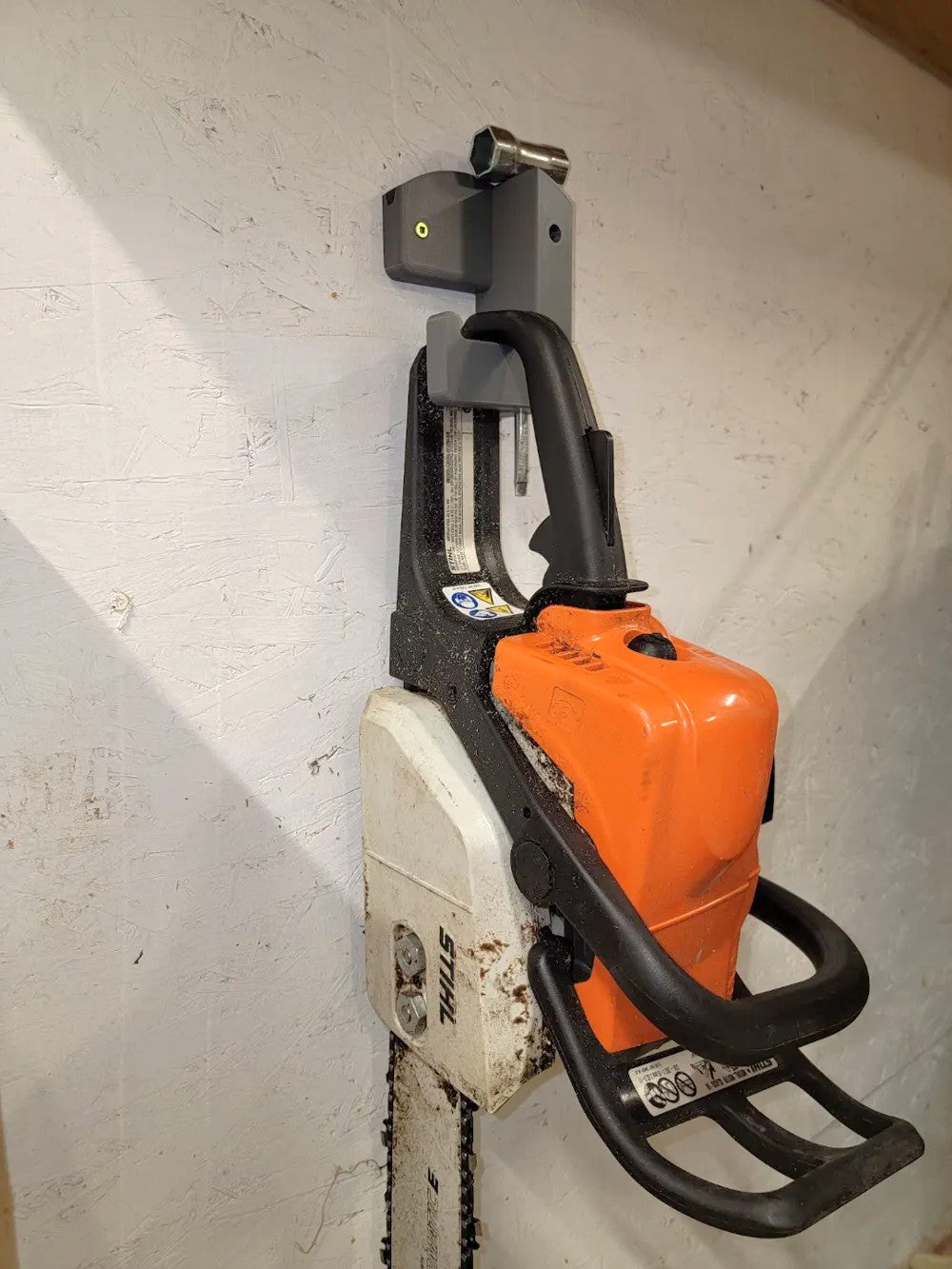 Chainsaw Holder Station - Heavy Duty Storage Stand for Chainsaws
