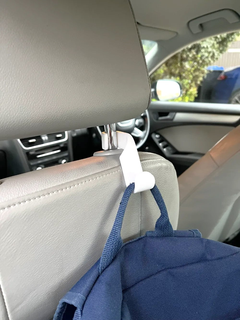 2 Pcs Strong Modern Car Seat Hook – Secure & Kid-Safe Organizer for Bags - White