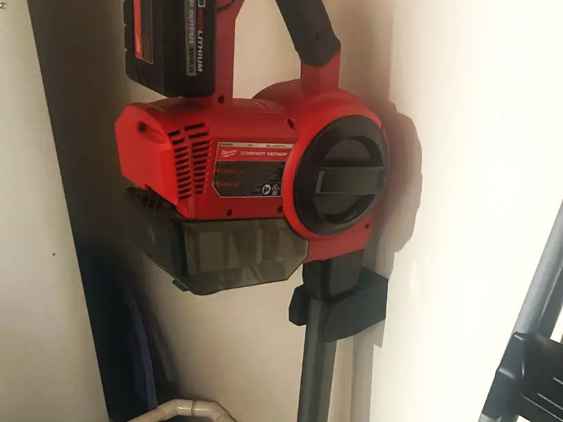 Milwaukee M18 Vacuum Mount – Wall Bracket for Secure Storage of Cordless Vacuum