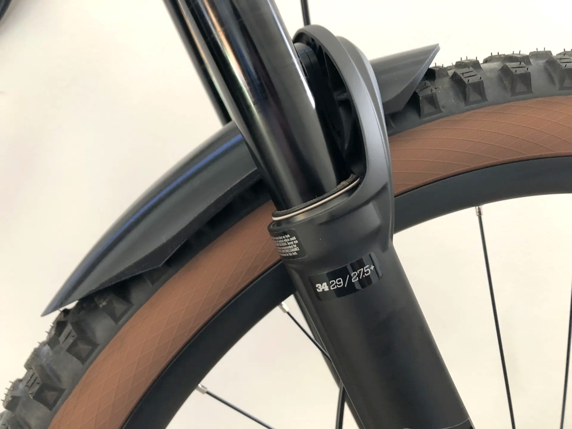 Durable and Stylish Mudguard for FOX 34 Fork – Protect Your Ride in Style