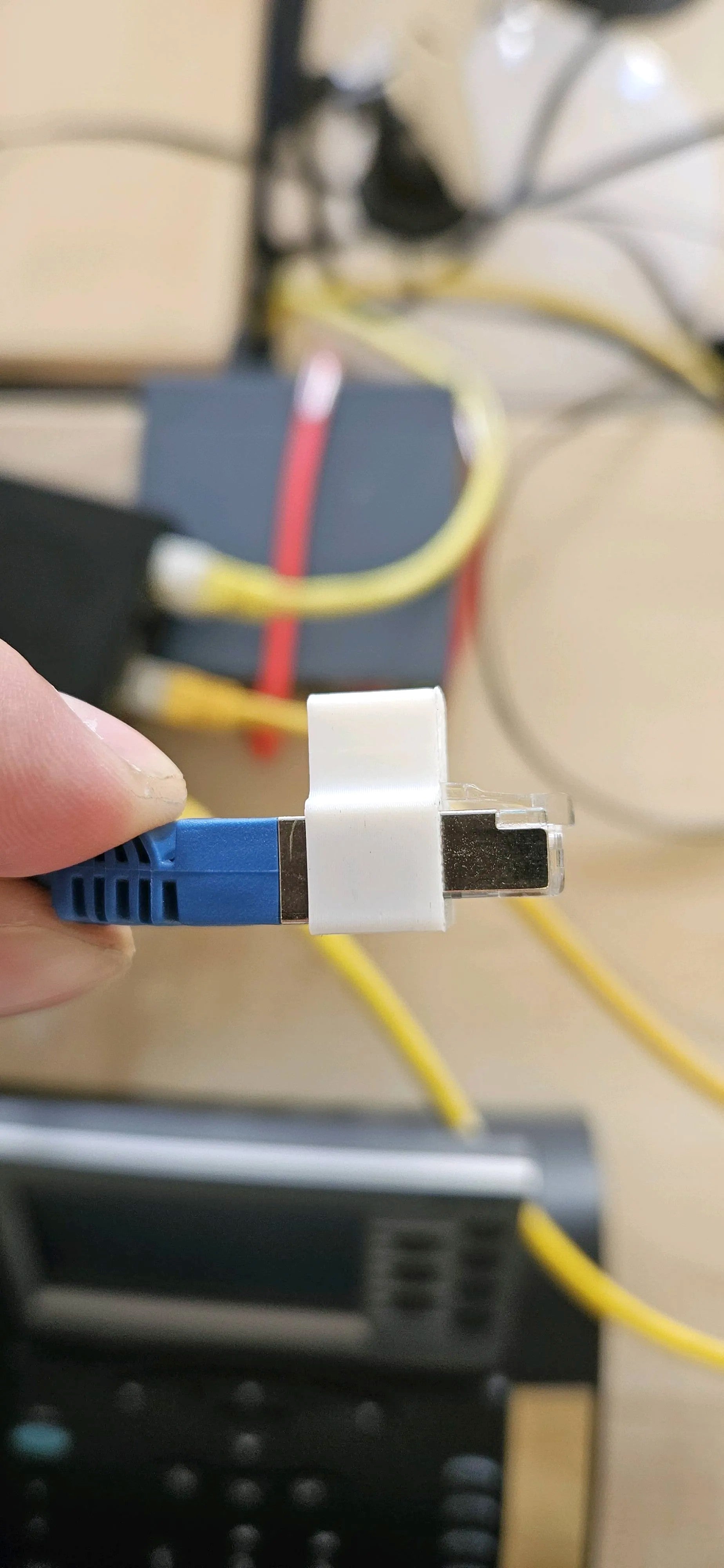 Ethernet Cable Lock for RJ45 – Easy Release Network Plug Clip with Plastic Key