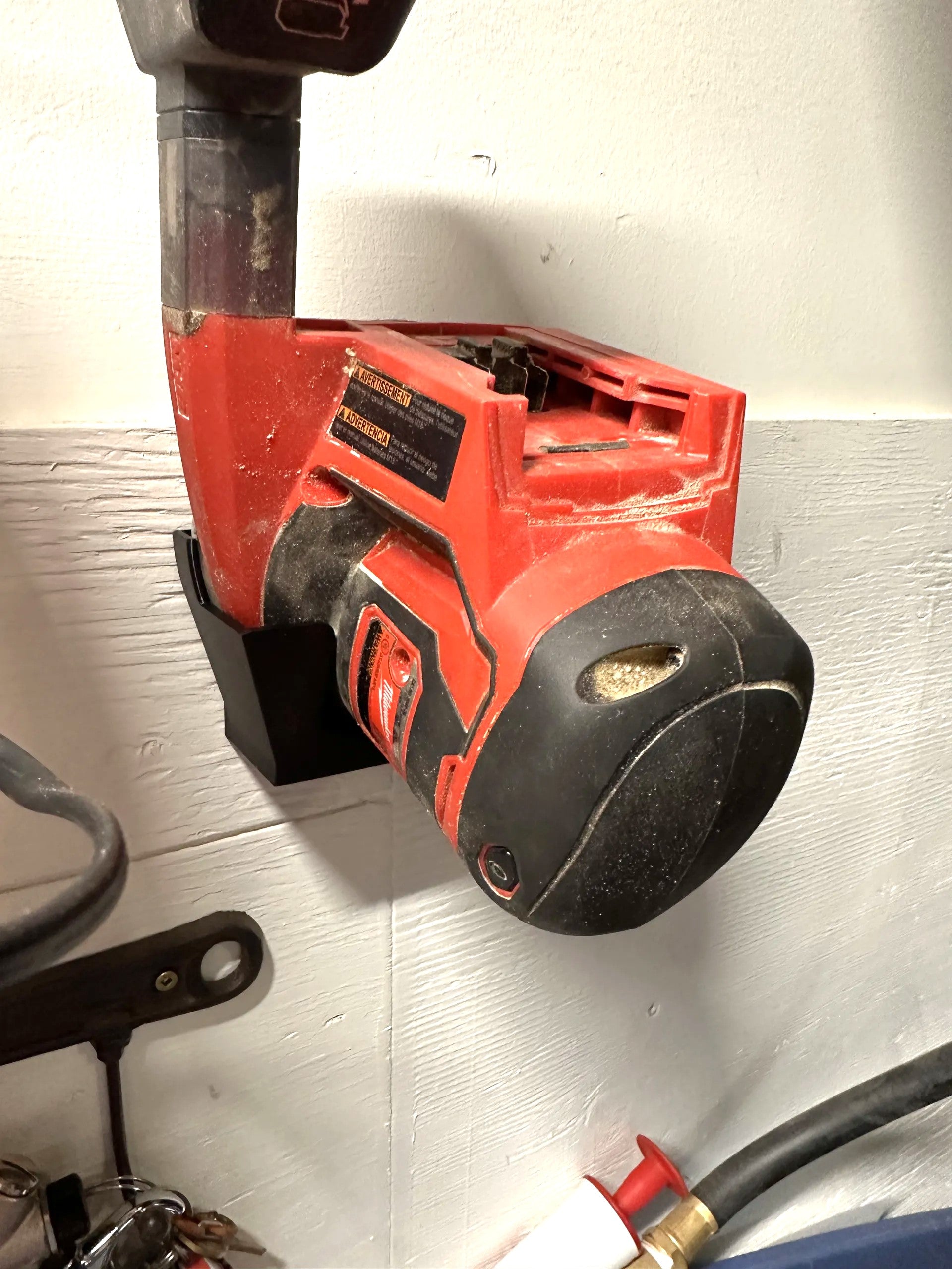 Milwaukee M18 Pegboard Sander Mount – Convenient & Secure Storage Solution