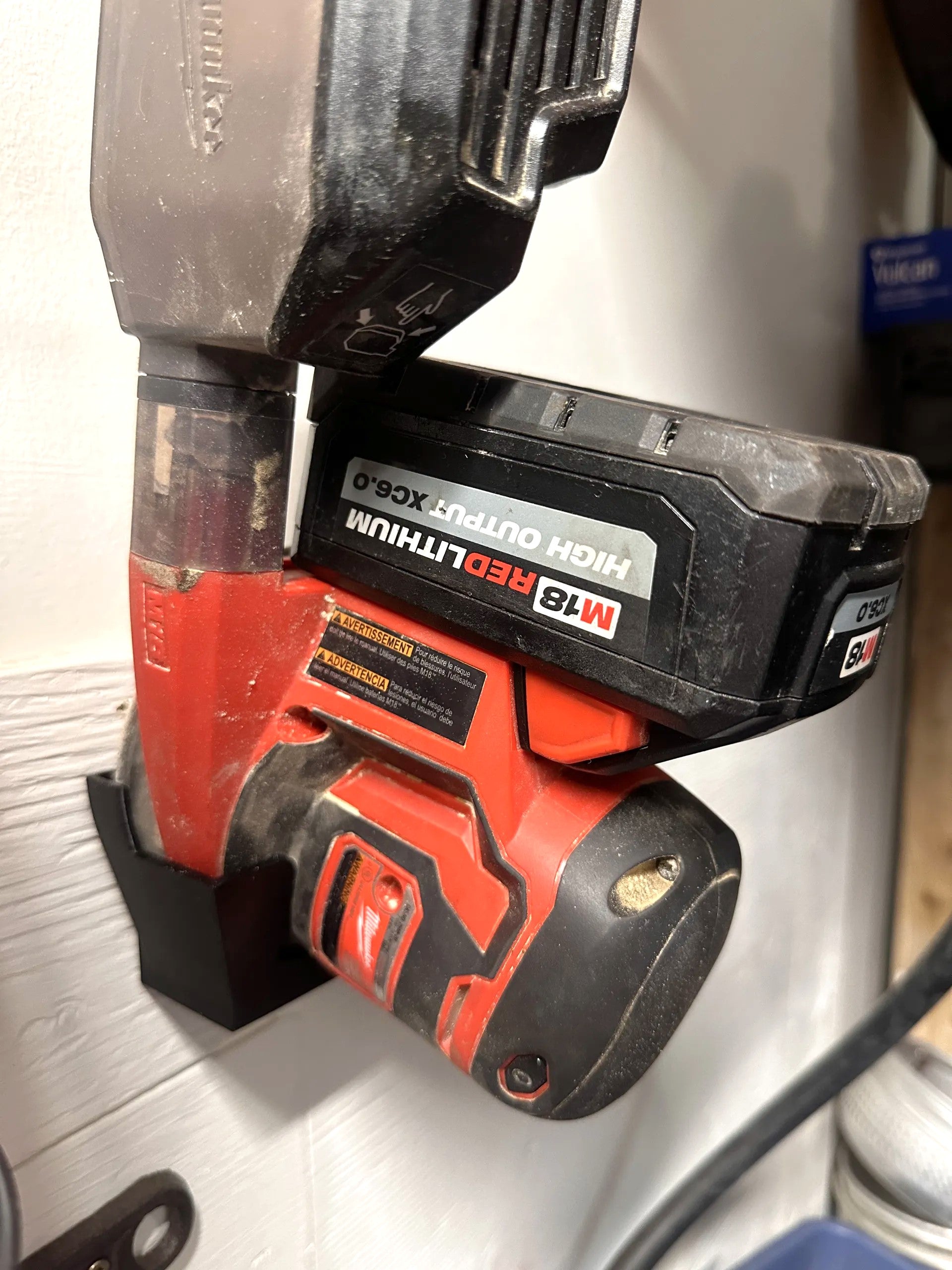 Milwaukee M18 Pegboard Sander Mount – Convenient & Secure Storage Solution