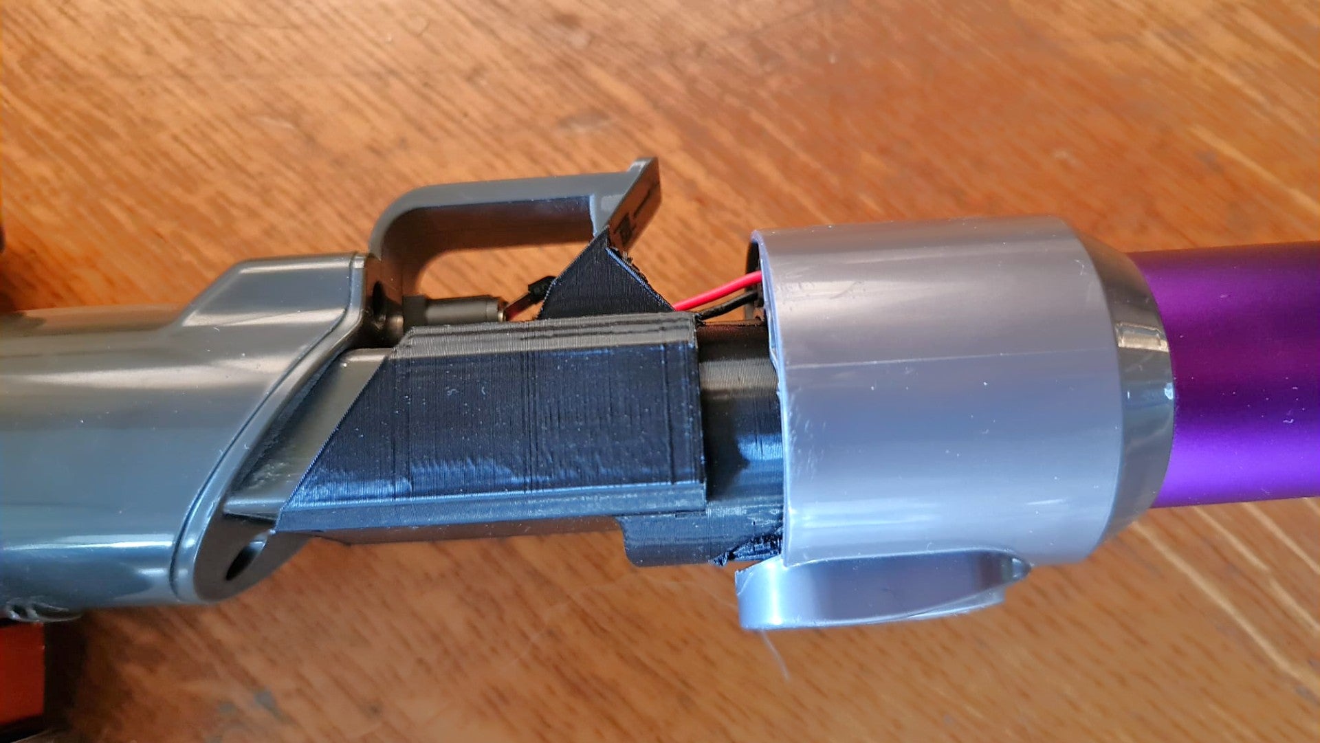 Dyson V5 V6 V7 V8 V9 V10 DC Adapter to Clatronic 20V DC Connector