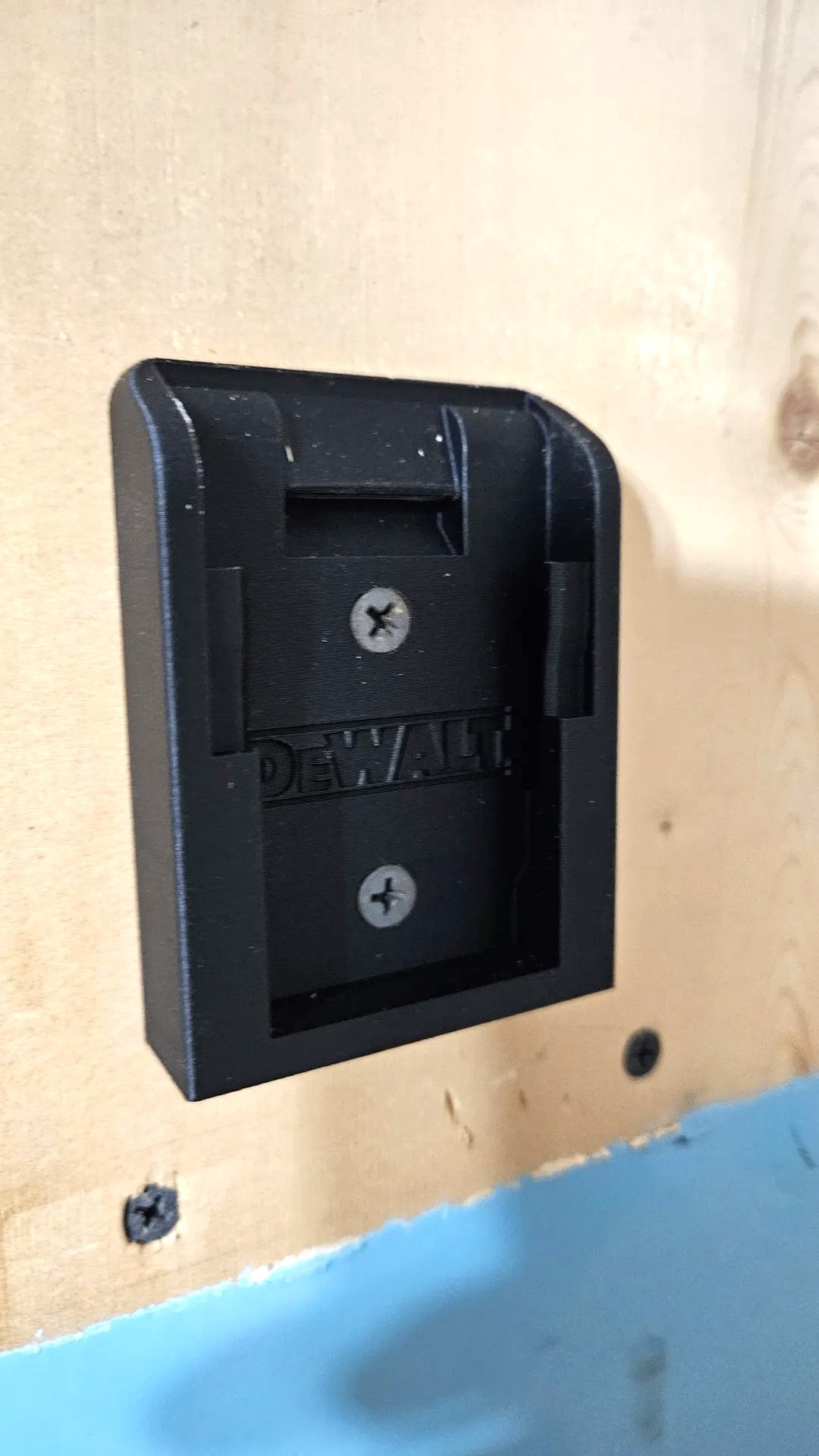DeWalt Battery Holder (18V, 20V) – Secure Wall Mount Storage - Wall Mounted