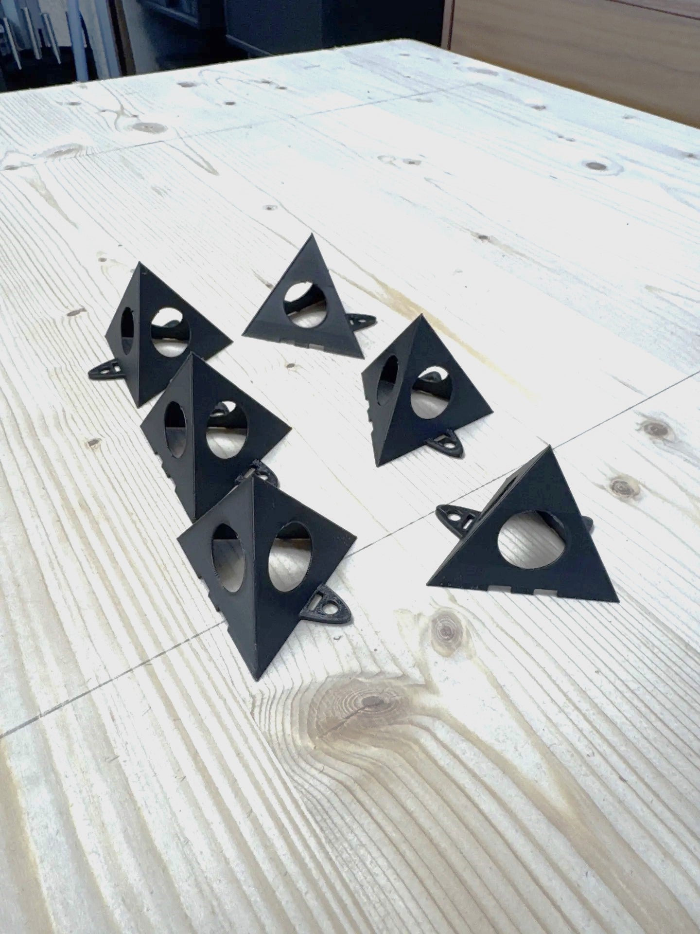Painters Pyramids Cones – Essential Painting Tools for Canvas, Wood, and DIY Projects