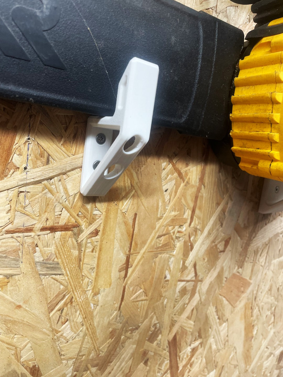 DeWalt Chainsaw Holder DCM565 - Heavy Duty Wall Mount Bracket for Chainsaw