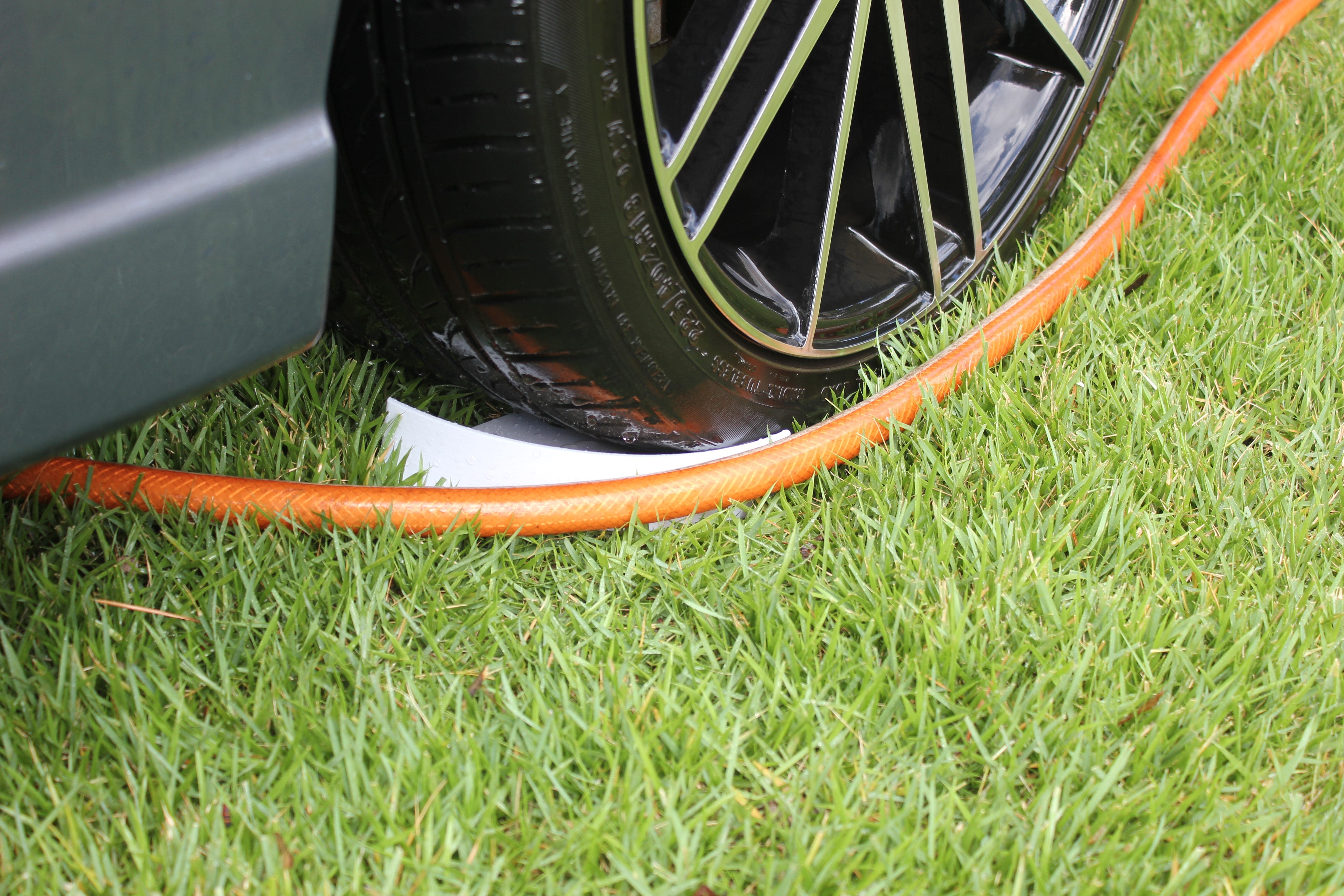 Car Wash Hose Guide - Durable Plastic Hose Prevents from Snagging and Tangling