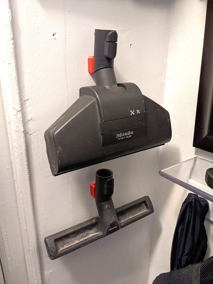 Miele Vacuum Parking Adapter Wall Mount – Convenient & Secure Storage
