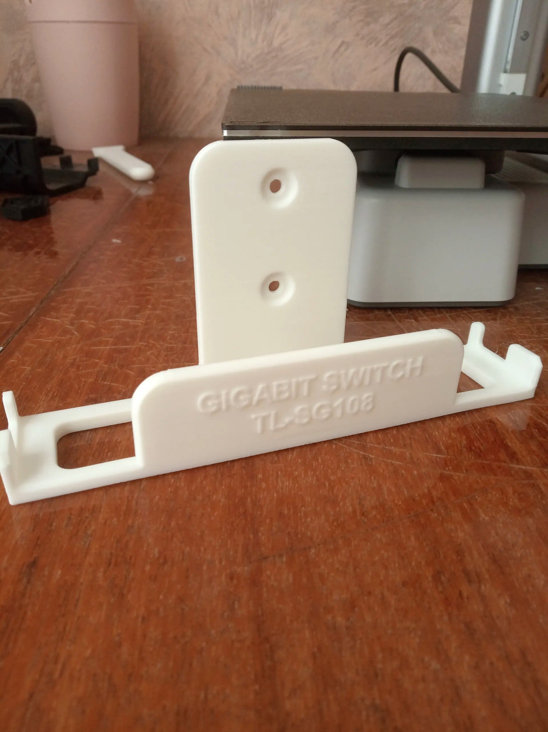 TP-Link GS108 Network Wall Mount – Plastic Bracket for Secure and Efficient