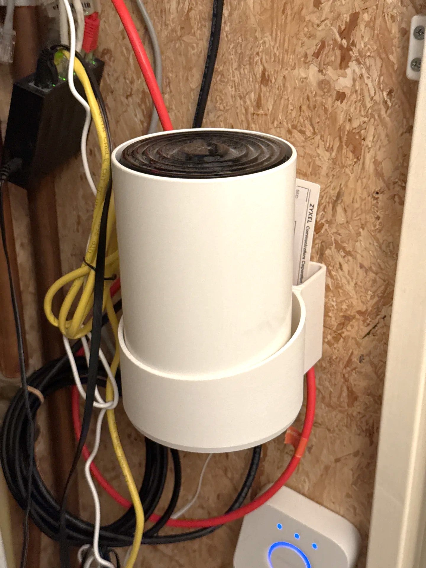 TP-Link Deco WiFi Wall Mount – Plastic Bracket for Clean and Elevated Mount