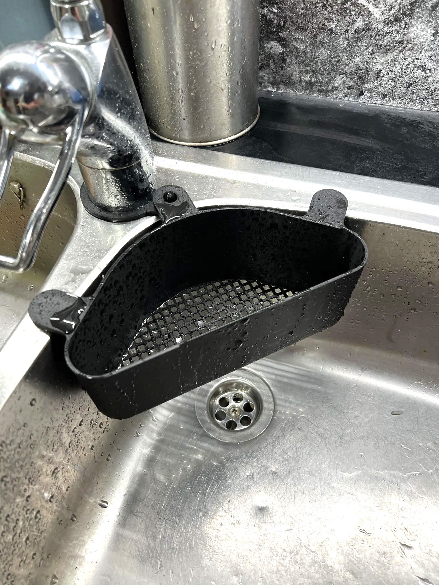 Kitchen Sink Drain Basket - Sink Corner Drain Basket for Sponge, Vegies & Fruits