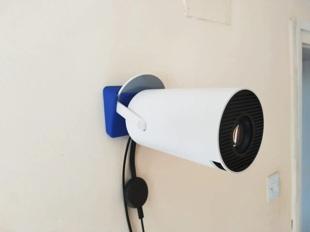 Angled HY300 Smart Projector Wall Mount - Plastic | Durable Wall Mount Clip